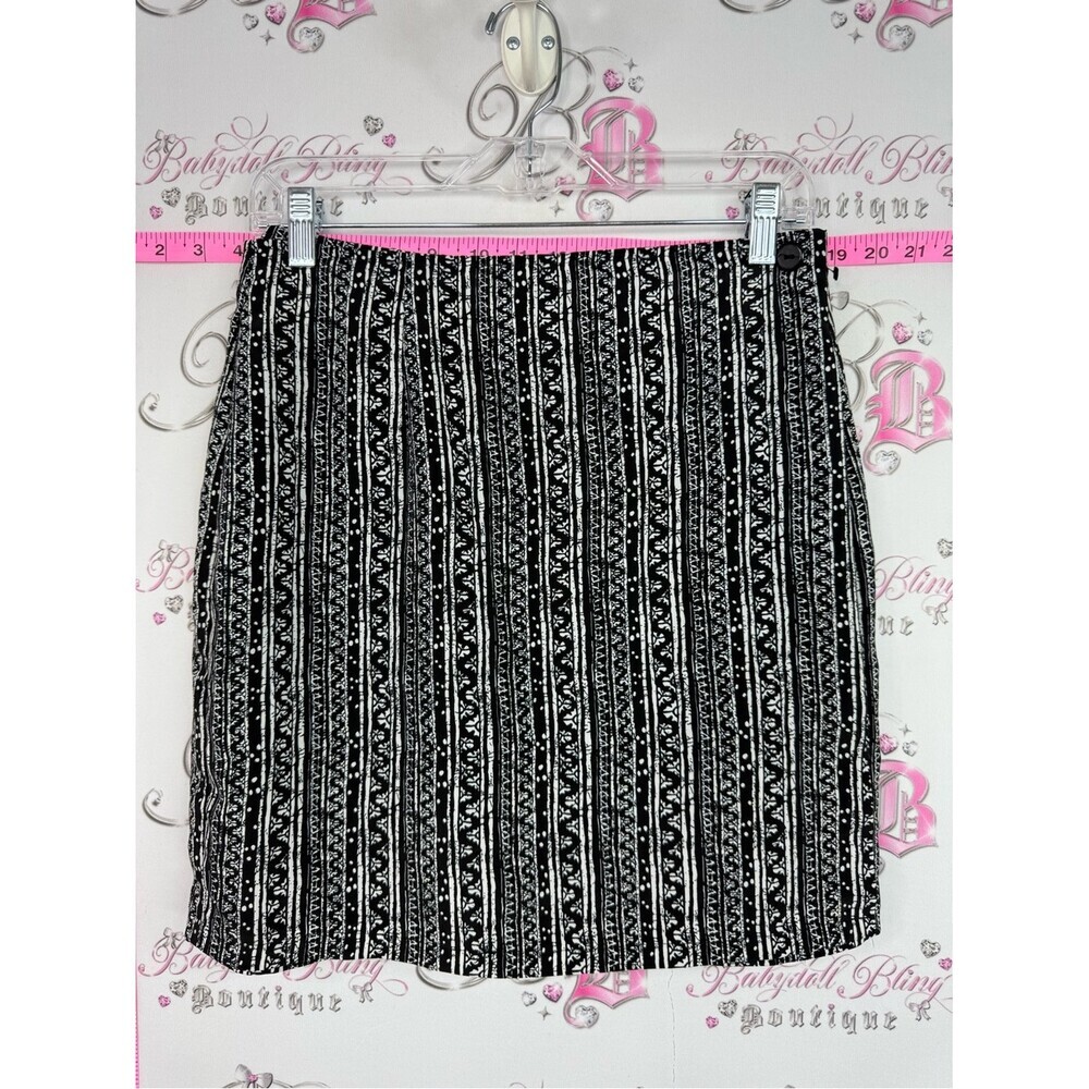 Classique vintage skirt Black & White Striped Mini Skirt